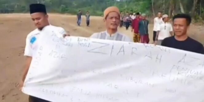 
					Diduga Tanah Wakaf Untuk Makam Diperjualbelikan oknum, Warga Desa Cireundeu Menuntut Pemkab Serang Untuk Di Kembalikan