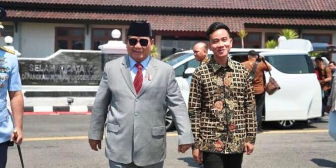 
					Pakar Hukum Ini Beri Alasan Gibran Bisa Di Lengserkan, Tapi Jika Jejak Digitalnya Terbukti Benar