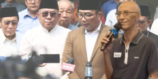 
					Sindir Adanya Gerakan Tokoh Pendukung Anies Dukung Ridwan Kamil. Jubir Anies “Norak, Mau Dagang Kok Bawa Nama Orang”
