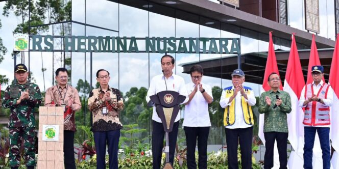 
					Cerita Jokowi yang Sudah Kemasi Barang Pribadi Miliknya, Hanya Tersisa Kambing Peliharaannya yang Belum Di Kemas