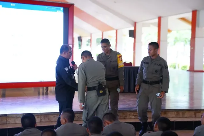 
					Pembekalan Materi Kehumasan Bagi Peserta Pelatihan Pembinaan Kemampuan Brimob
