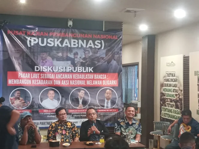 
					Ketua Riset dan Advokasi Publik LBHAP PP Muhammadiyah, Gufroni menduga ada keterlibatan Agung Sedayu Group terkait pagar laut di perairan Kabupaten Tangerang (Foto: Gunawan/Dok. Jejaknarasi.id)