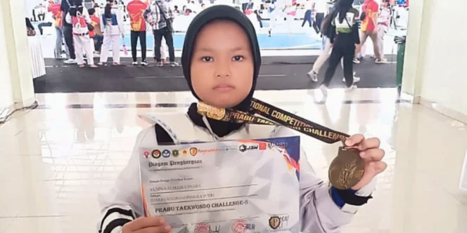 
Yumna Amira Raih Juara Satu Ajang Kyorugi Pemula Putri Tingkat Nasional