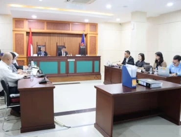 suasana jalannya sidang perdana kasus dugaan pelanggaran penjualan truck Sany. (foto : KPPU)