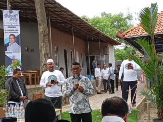 Gubernur Banten Terpilih Andra Soni saat mengunjungi harmoni Farm ,(foto: Istimewa)