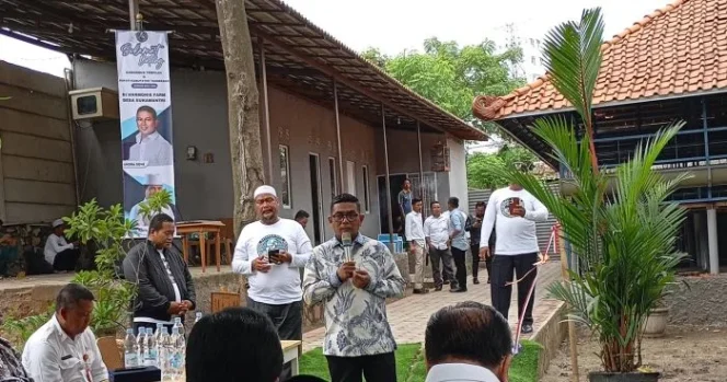 
					Gubernur Banten Terpilih Andra Soni saat mengunjungi harmoni Farm ,(foto: Istimewa)