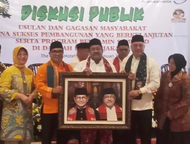 Wakil Gubernur DKI Jakarta Terpilih Rano  Karno saat hadi dalam acara diskusi publik Menyongsong Pemimpin Baru. (foto : Gunawan)
