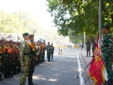 Wakil Kepala Staf Angkatan Darat (Wakasad) Letjen TNI Tandyo Budi R. saat memberikan arahan kepada prajurit. (Foto:Kadispenad)