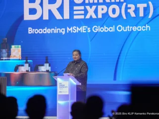 Menteri Koordinator (Menko) Perekonomian Airlangga Hartarto  saat memberikan sambutan di acara BRI UMKM Export dan BRI Microfinance Outlook 2025, di Kabupaten Tangerang. (Foto: Kemenko Perekonomian)