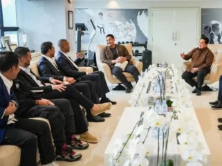 Tim Pelatih Timnas bersama Patrick Kluivert dan Ketua Umum PSSI Erick Thohir saat bertemu dengan Menpora Dito Ariotedjo (foto: IG Erick Thohir)