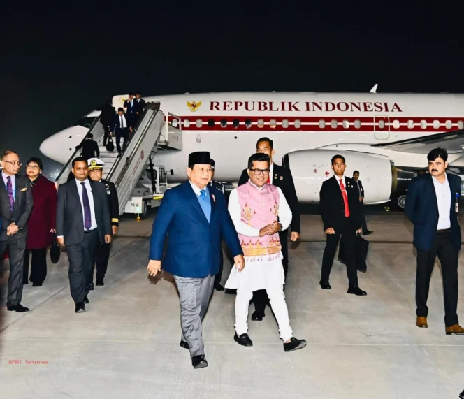 
					Presiden Prabowo Subianto saat tiba di New Delhi India ( Foto : Setneg)
