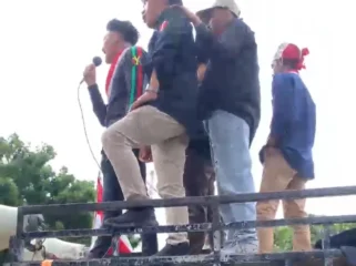 Ketua GMNI Trisakti Sampaikan Orasi di Depan Gedung ESDM (Foto : Jejaknarasi.id