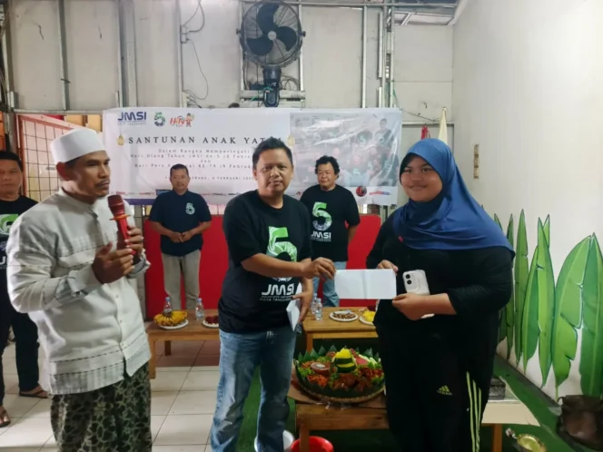 
					JMSI Kota Tangerang Mengadakan Santunan Anak Yatim di HUT JMSI Ke-5 (Foto : JMSI Kota Tangerang)