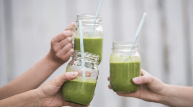 Ilustrasi minuman untuk kesehatan tubuh ideal (Foto: Freepik)