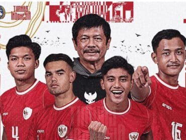 Pelatih Indra Sjafri bersama beberapa pemain Timnas U-20 (Foto: 1st)