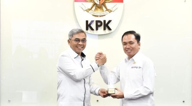.Ketua Komisi Pengawas Persaingan Usaha (KPPU), M. Fanshurullah Asa bersama Ketua KPK  Setyo Budiyanto ( Foto: Humas KPPU)