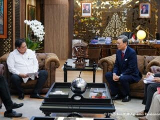 Menteri Koordinator Bidang Perekonomian Airlangga Hartarto saat menerima kunjungan CEO dan Vice Chairman Federation of Korean Industries (FKI) Kim Chang-beom di kantor Kemenko Perekonomian Jakarta ( Foto: Humas Kemenko Perekonomian)