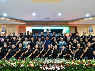 Menpora Dito Ariotedjo saat berfoto bersama Pengurus KORMI  (Foto: Kemenpora)