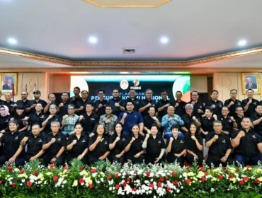 Menpora Dito Ariotedjo saat berfoto bersama Pengurus KORMI  (Foto: Kemenpora)