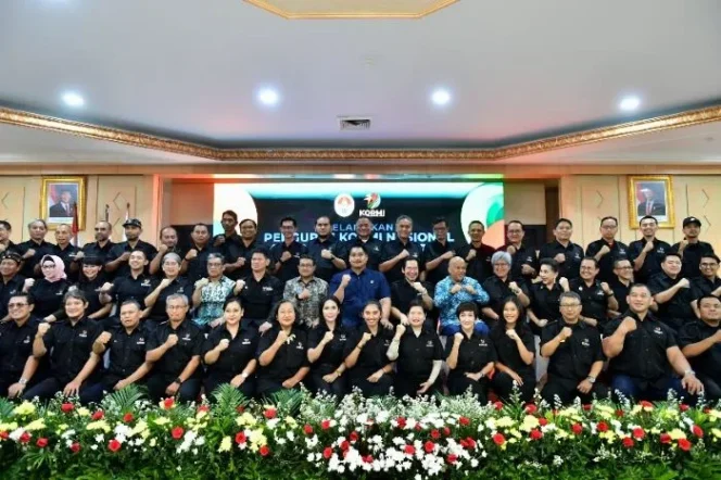 
					Menpora Dito Ariotedjo saat berfoto bersama Pengurus KORMI  (Foto: Kemenpora)