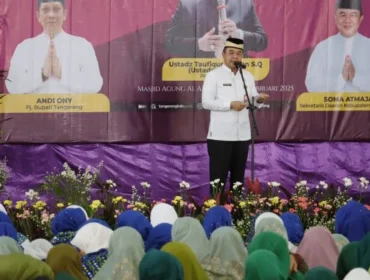 Sekretaris Daerah (Sekda) Kabupaten Tangerang, Soma Atmaja. saat memberikan sambutan dalam peringatan Isra Mi