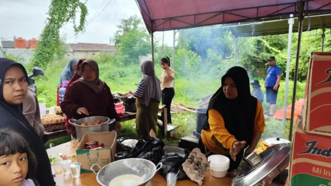 
					Dapur Umum PMI  Kabupaten Tangerang .(Foto : Istimewa)