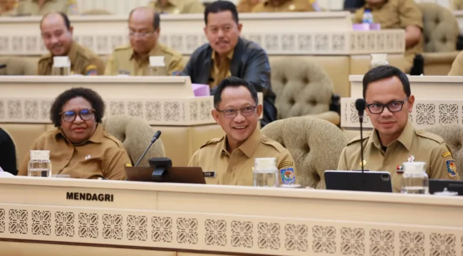 Menteri Dalam Negeri Tito Karnavian saat mengikuti rapat kerja bersma komisi II DPR RI. (Foto : Pupen Kemendagri)