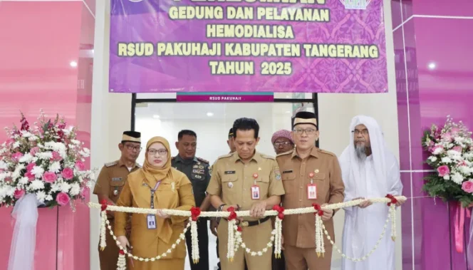 
					Bupati Tangerang  Andi Ony, saat meresmikan gedung pelayanan Hemodialisa RSUD Pakuhaji  Tangerang 0 Foto: IG Kab. Tangerang)