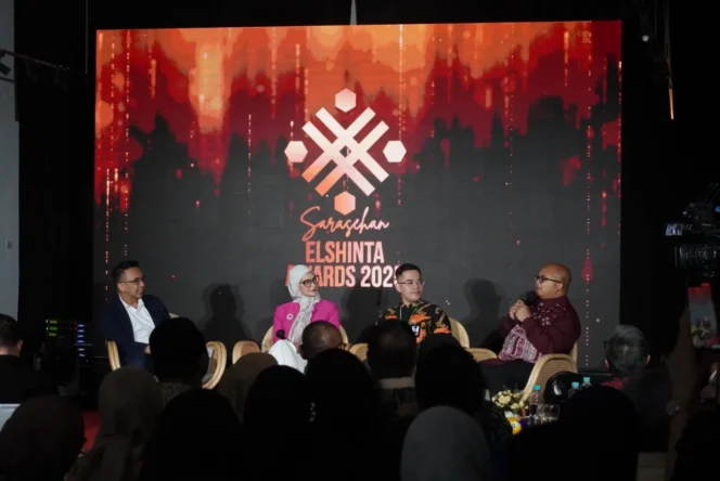 
					Staf Khusus Presiden RI periode 2019–2024, Angkie Yudistia, (Baju Pink) saat hadir dalam acara diskusi .(Foto : Istimewa)