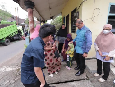 Pj Walikota Batu Kunjungi Posyandu(Foto : Prokopim Setda Kota Batu)