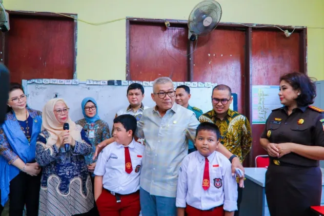 
					BAM DPR RI Tinjau Program Makan Bergizi Gratis di Tangsel: Pastikan Efisiensi Anggaran Tepat Sasaran