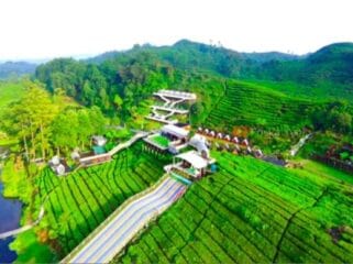 Salah satu Wahana Wisata Ciwidey  (Foto: Kanal You tube Friska Yeni)