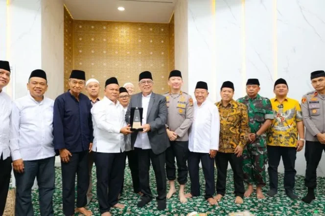 
					Megahnya Rumah Allah di Discovery Residences: Simbol Baru Peradaban Islam Modern Tangsel.