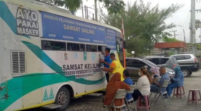 Proses Pelayanan Samsat Keliling (Foto: Info Publik)