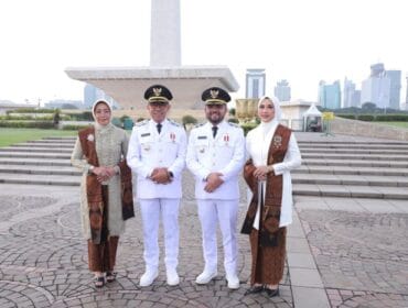 Pasangan Nurochman - Heli Suyanto resmi dilantik menjadi Wali Kota dan Wakil Walikota Batu  (Foto: Diskominfo Kota Batu)