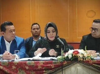 CEO PT Ratansha Purnama Abadi Heni Sagara (tengah ) Saat meberikan klarifikasi. (Foto : Tangkapan Layar Youtube Popular seleb)