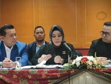 CEO PT Ratansha Purnama Abadi Heni Sagara (tengah ) Saat meberikan klarifikasi. (Foto : Tangkapan Layar Youtube Popular seleb)