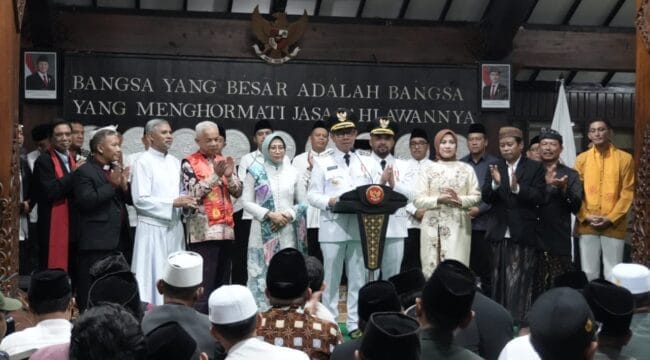 Wali Kota Batu, Nurochman saat memberikan sambutannya pada acara doa bersama untuk kota batu (Foto: Diskominfo Kota Batu)