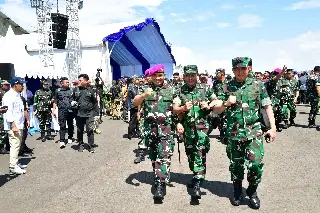 Dankomar Serah terima Ransus Maung (Foto: Dispenad TNI AL)