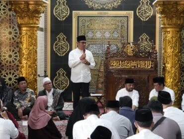 Wali dan Wakil Wali Kota Batu melaksanakan kegiatan safari ramadan di desa sumberbrantas (Foto: Diskominfo Kota Batu)