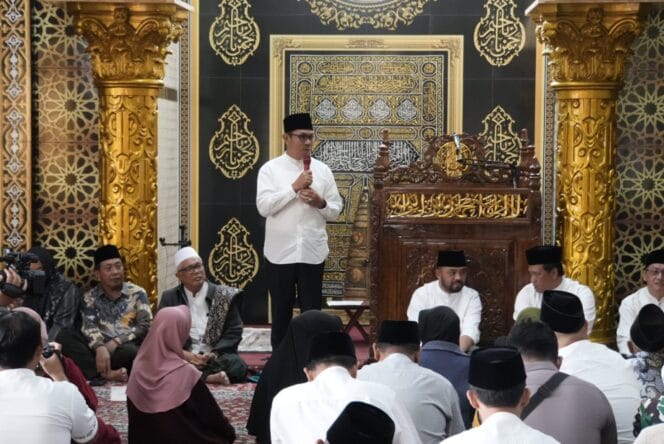 
					Wali dan Wakil Wali Kota Batu melaksanakan kegiatan safari ramadan di desa sumberbrantas (Foto: Diskominfo Kota Batu)