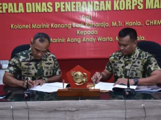 Memorandum Jelang Sertijab Kadispen Korps Marinir (Foto: Puspen TNI AL)