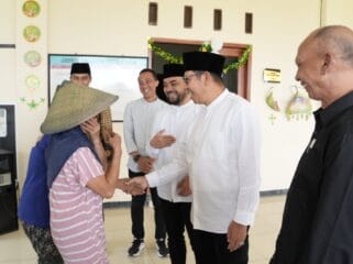 Wali dan wakil wali kota batu hadiri acara pasar murah yang di gelar pemerintah kota batu (Foto: Istimewa)