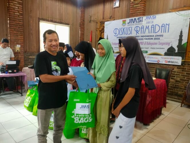 
JMSI Banten Adakan Diskusi Booknesia, Buka Puasa hingga Santunan Yatim (Foto: JMSI Banten)