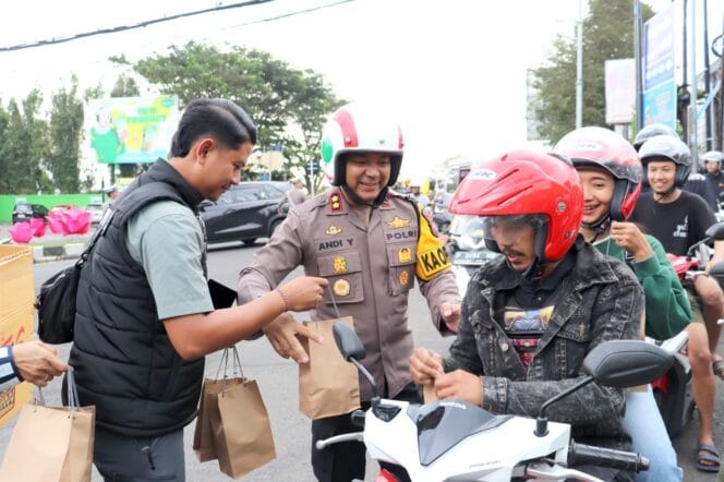 
					Polres Batu Adakan Patroli Pengamanan Jelang Idul Fitri