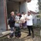 Pemkot Batu Bagikan Bingkisan Bagi Umat Hindu di Pura Indrajaya