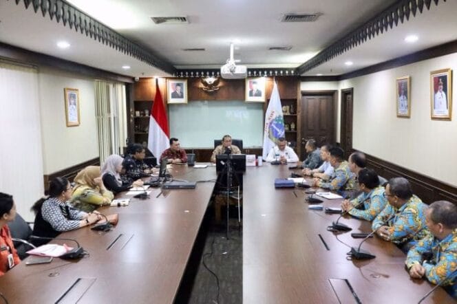 
					Wali Kota Jakarta Pusat bersama Jajarannya saat menerima audensi pengurus PWI DKI dan Pokja PWI Wali Kota Jakpus. (Foto; Diskominfotik Jakpus)