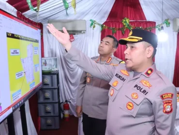 Kapolres Jakarta Barat Tinjau Langsung Kesiapan Personil di Pos Pengamanan Jelang Idul Fitri (Foto: Humas Polres Jakbar)