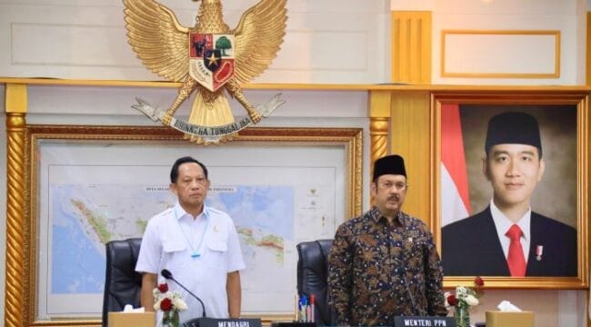 Menteri dalam Negeri Tito Karnavian (kiri). (Foto : Puspen Kemendagri).