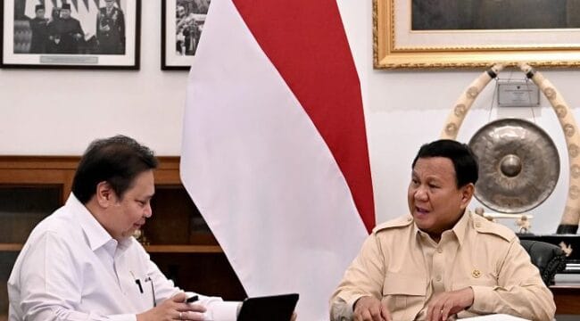 Menko Perekonomian Airlangga Hartarto saat bertemu dengan Presiden Prabowo Subianto ( Foto : Humas Kemenko Perekonomian) 